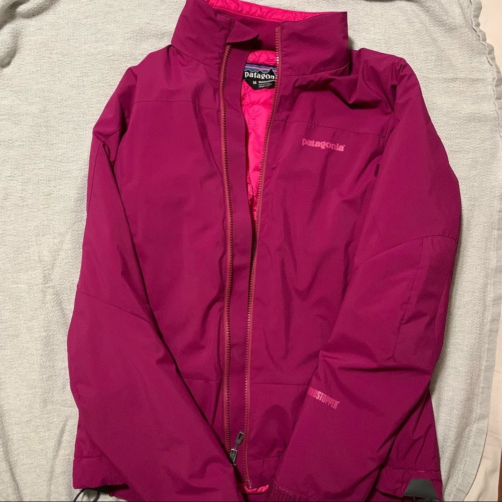Patagonia women’s Windstopper coat size Medium in Magenta EUC